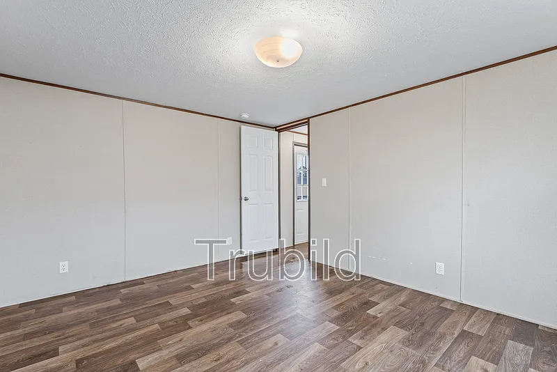 3 bed, 2.0 bath, 974 sqft, $950 — Photo 2
