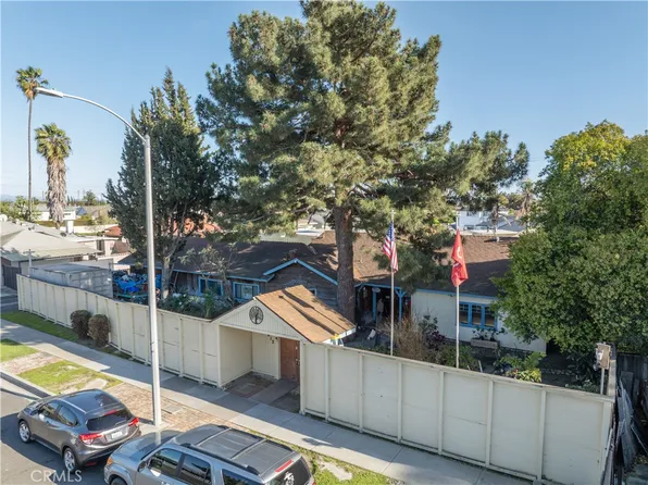 2812 W Orange Ave, Anaheim, CA 92804