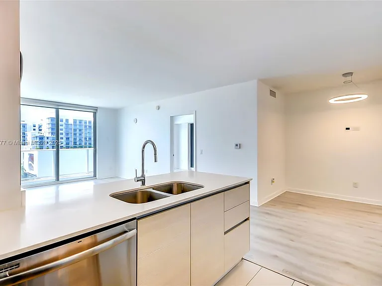 4250 Biscayne Blvd #918 — Photo 12