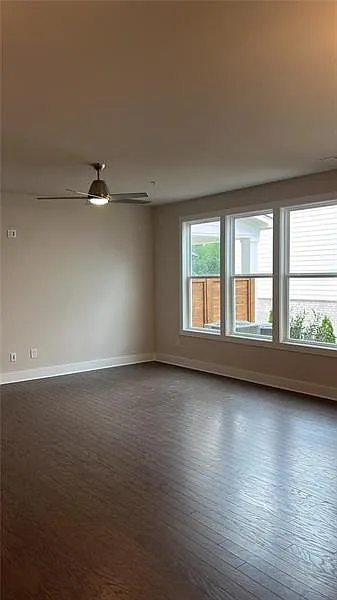 4 bed, 3.5 bath, 2845 sqft, $3,200 — Photo 4