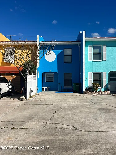 299 Chandler St Photo 1