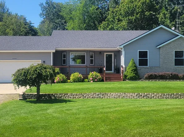 2252 Arcadia Estates Dr, Attica, MI 48412