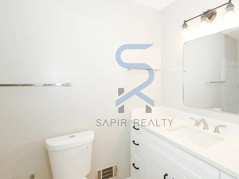 779 Edenton Ct — Photo 13