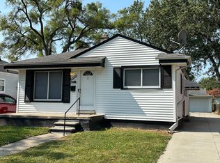 24909 Grove Ave, Eastpointe, MI 48021