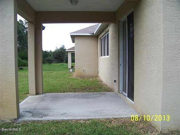 5th image of 947 Husted Ave SE
