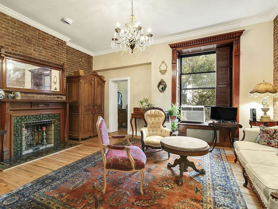 1st image of 118 W 81st St APT 2R