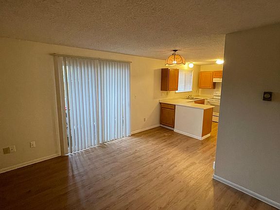4th image of 3702 E E St APT A