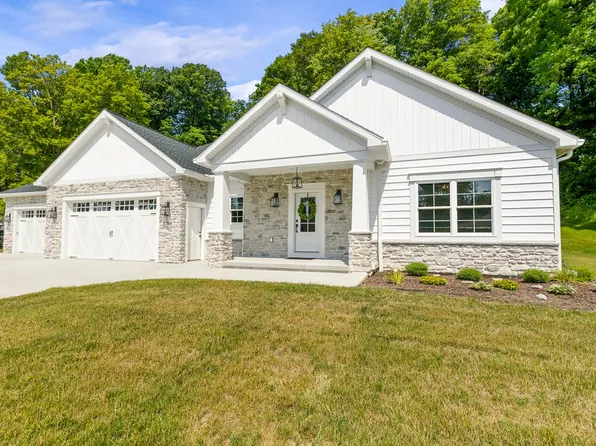 1704 Grist Mill Dr, North East, PA 16428
