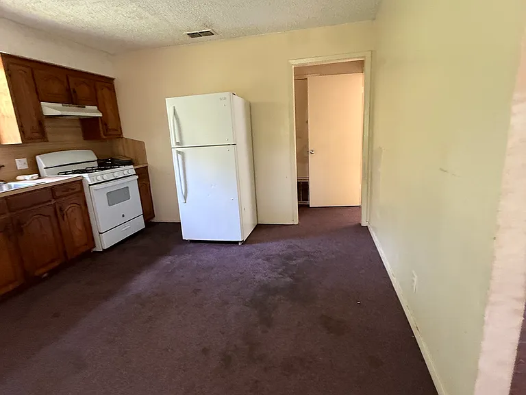 374 W Blackbourn St — Photo 5