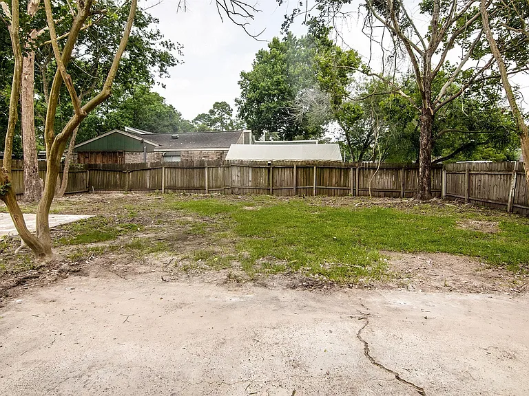 23710 Farm Hill Rd — Photo 20