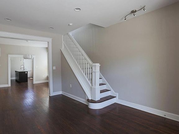 4th image of 901 N Montford Ave