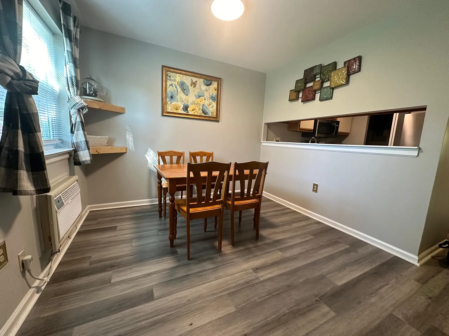 1338 W Wyomissing Ct — Photo 2