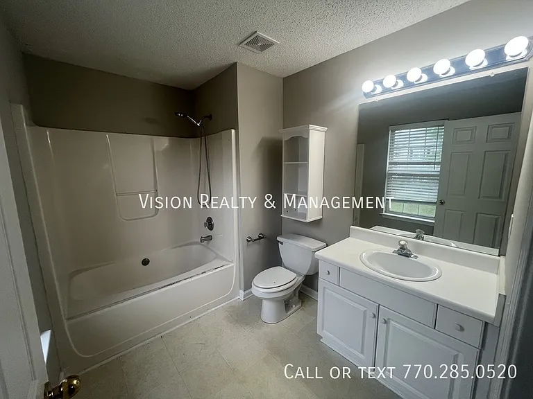 229 Bainbridge Cir — Photo 23