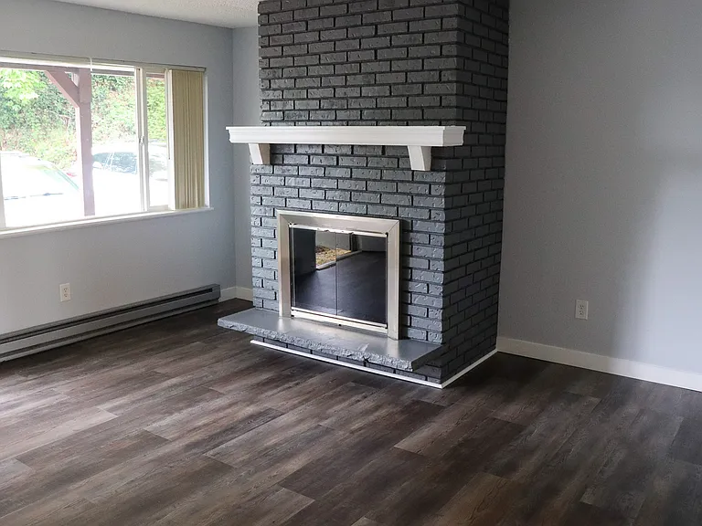 302 S McLoughlin Blvd #306 — Photo 1