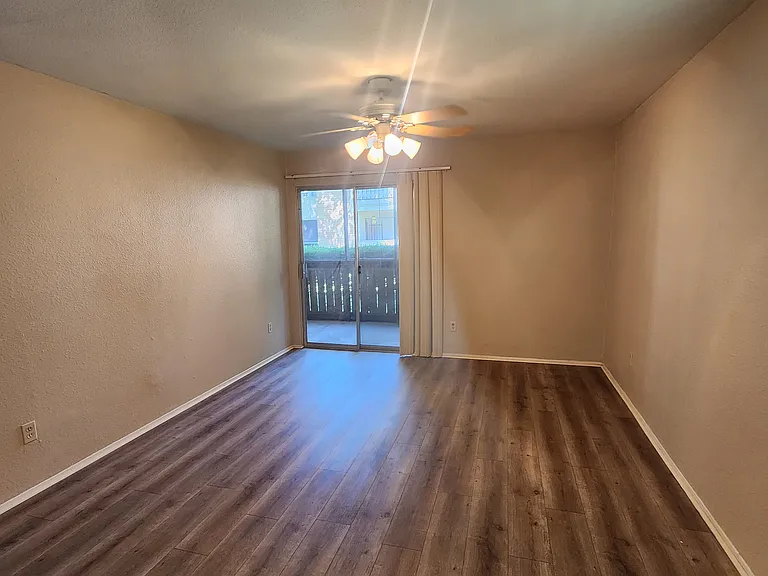 5665 Birchmont Dr #H — Photo 11