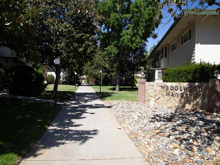 14225 Lora Dr #14 — Photo 11