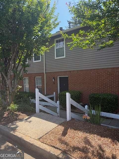 1st image of 7750 Roswell Rd #C1