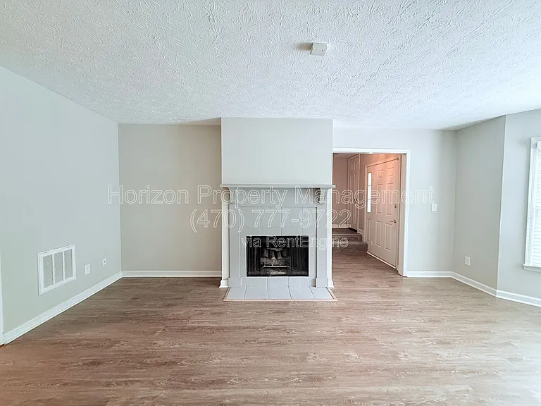 3512 Nutmeg Dr — Photo 4