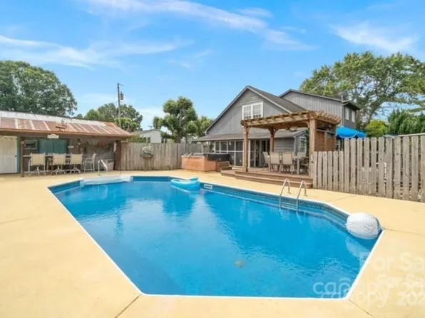 3368 Plateau Rd, Newton, NC 28658