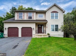 4860 Dunham Dr, Reading, PA 19606