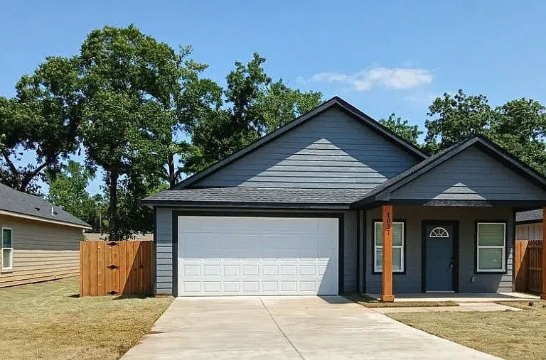 1027 W Coffin St — Photo 25