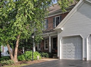 214 Country Club Dr, Prospect Heights, IL 60070