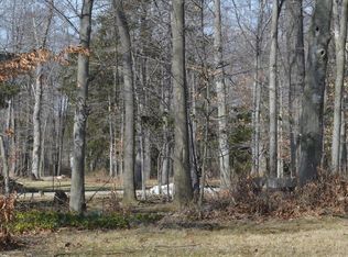 Roselawn Rd, Woodmere, OH 44122