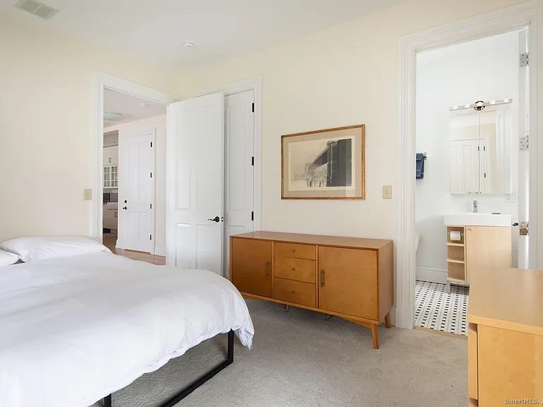31 Sharon Rd #4 — Photo 7