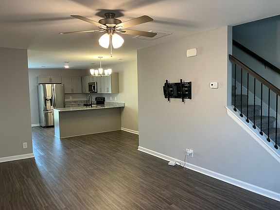 4th image of 115 Davis Ridge Ln