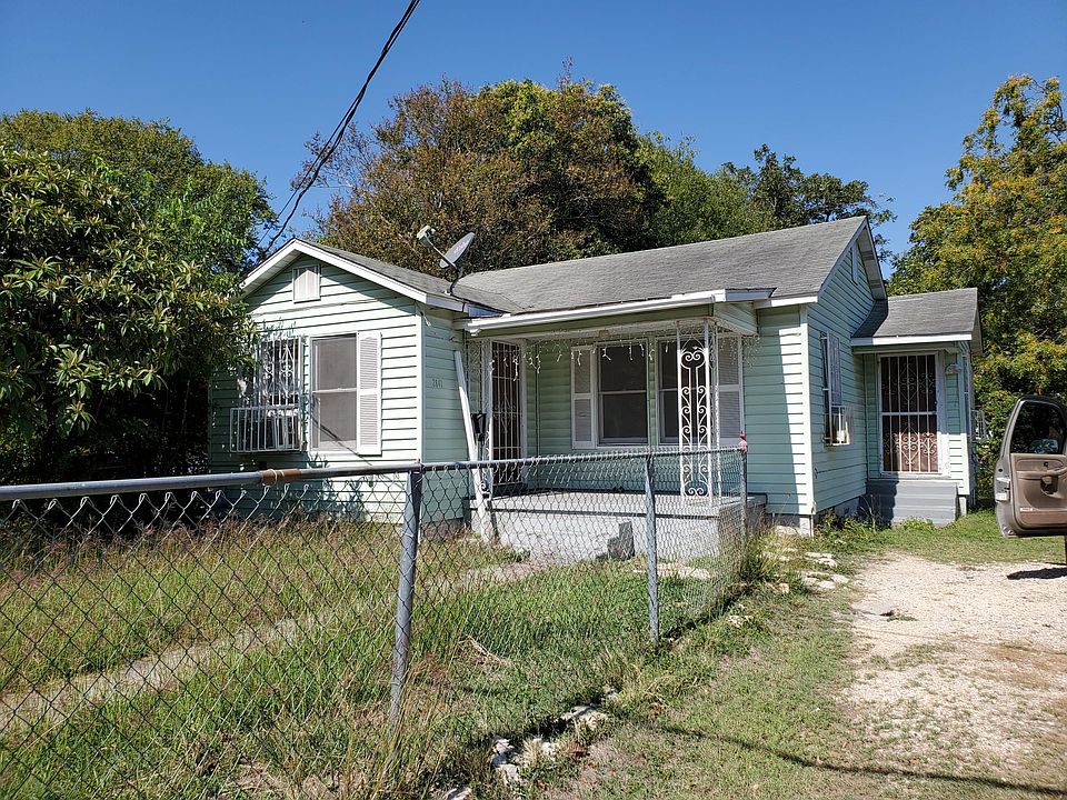1st image of 2841 E Houston St