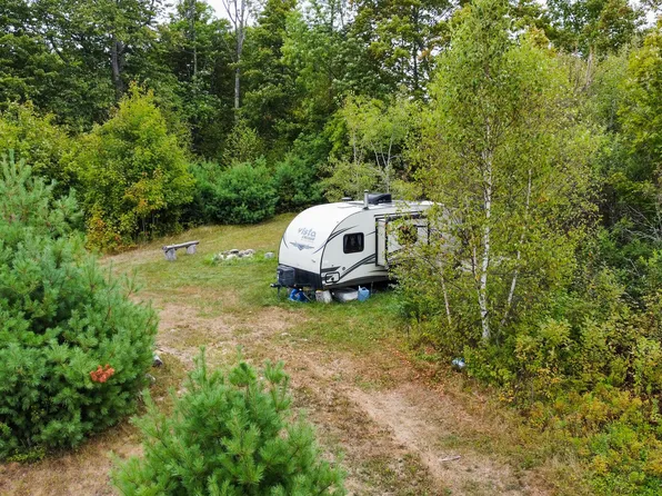 15 Sunshine Way, Burlington, ME 04417