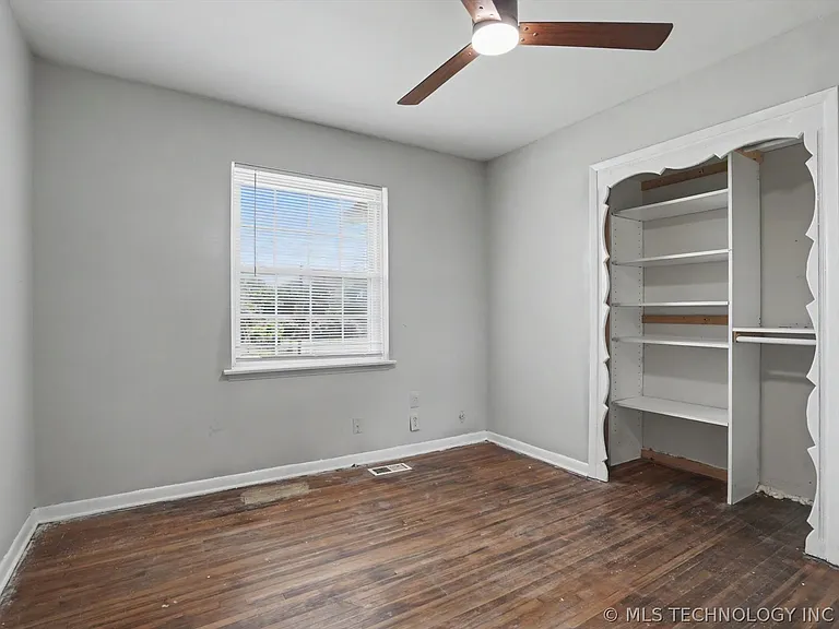 10311 E 5th St — Photo 16