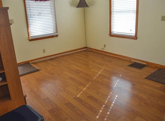 3rd image of 212 Cynthiana St