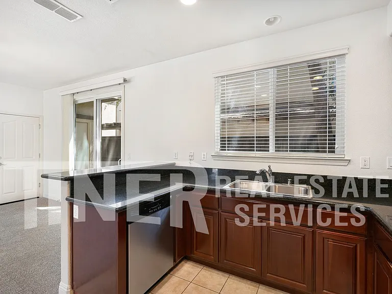5418 Washoe St — Photo 9