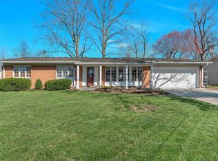 842 Lesparre Dr, Saint Louis, MO