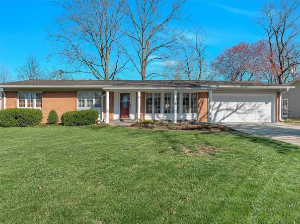 842 Lesparre Dr, Saint Louis, MO 63141