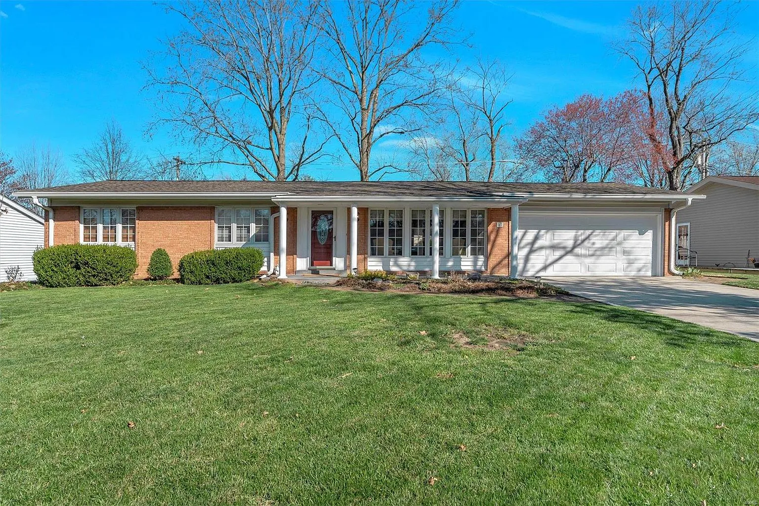 842 Lesparre Dr photo 1