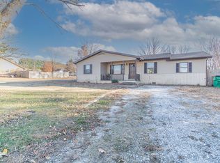 205 Old Farmington Rd, Farmington, AR 72730