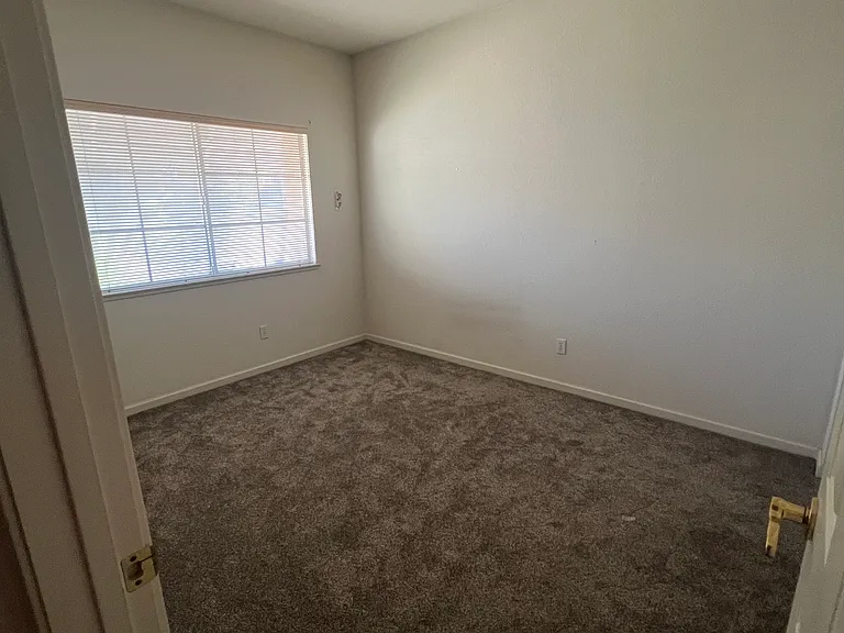 1969 Jamestown Dr — Photo 11