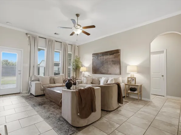 8218 Bay Run Ave, Baytown, TX 77521