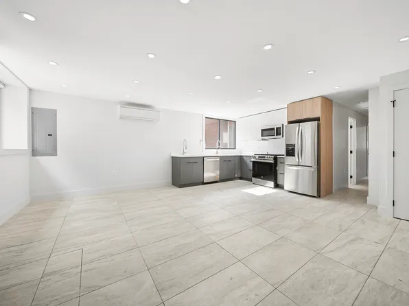 417 Maple Street image 10 of 19