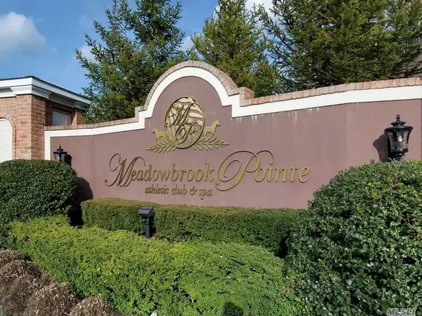 1303 Roosevelt Way, Westbury, NY 11590