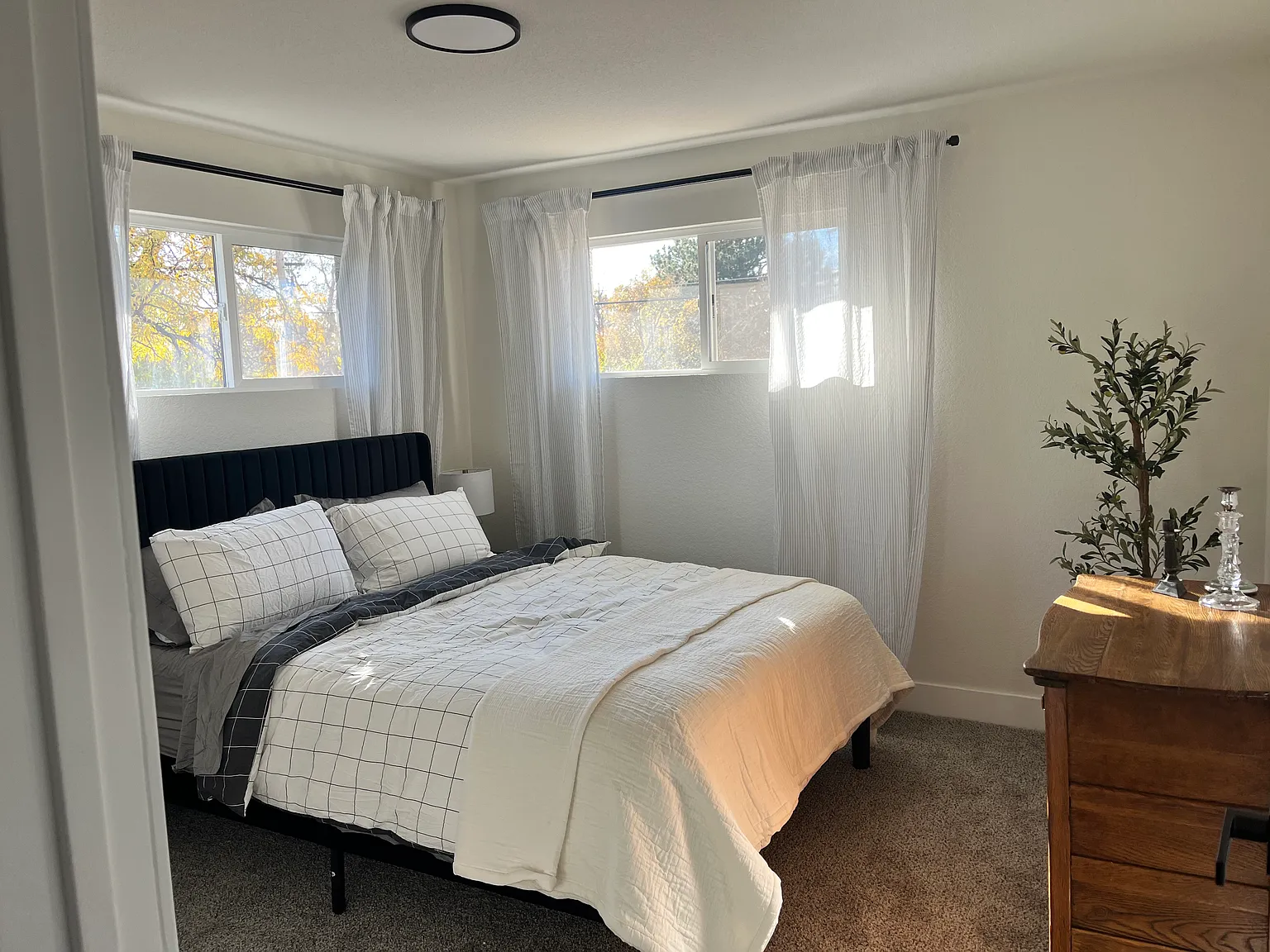 3 bed, 1200 sqft, $2,900 — Photo 4