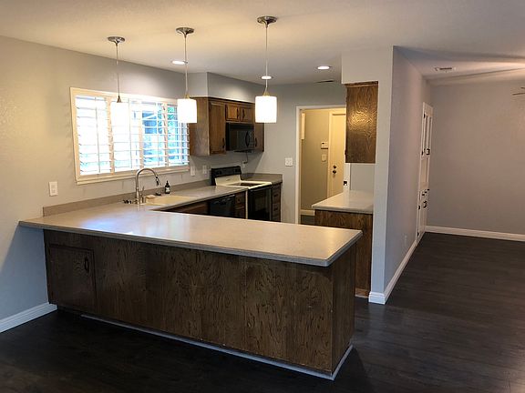 4th image of 1807 Finch Dr