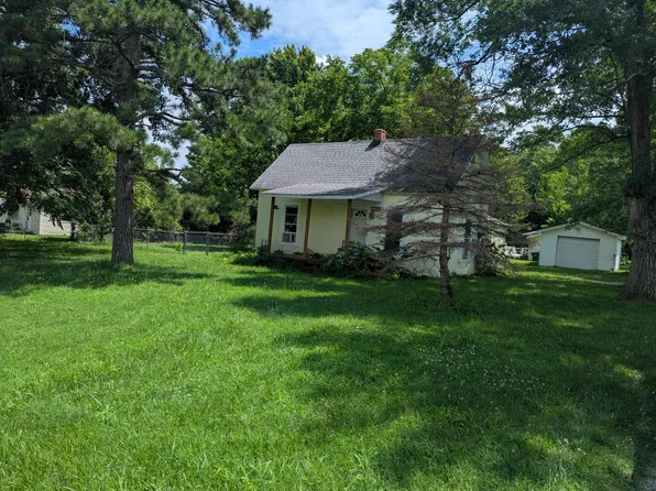 536 S Walnut Street, Marshfield, MO 65706