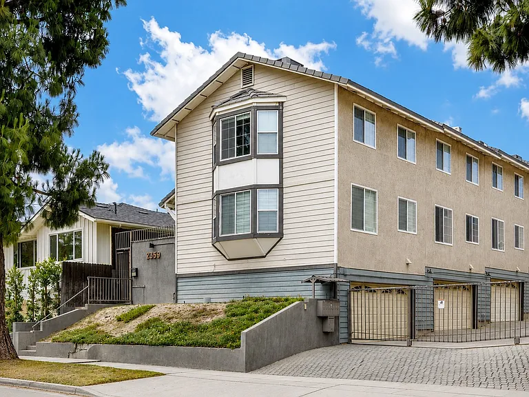 2359 Mira Vista Ave #F — Photo 7
