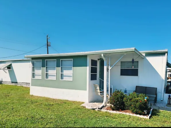 131 5th St W, Nokomis, FL 34275