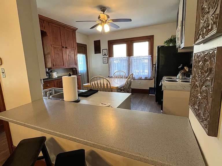 1124 Arbor St — Photo 9