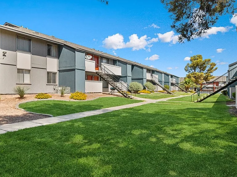 Accent on Rainbow — Photo 20
