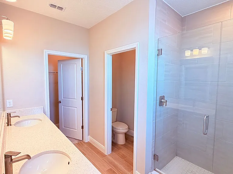 6495 Cyrils Dr — Photo 17